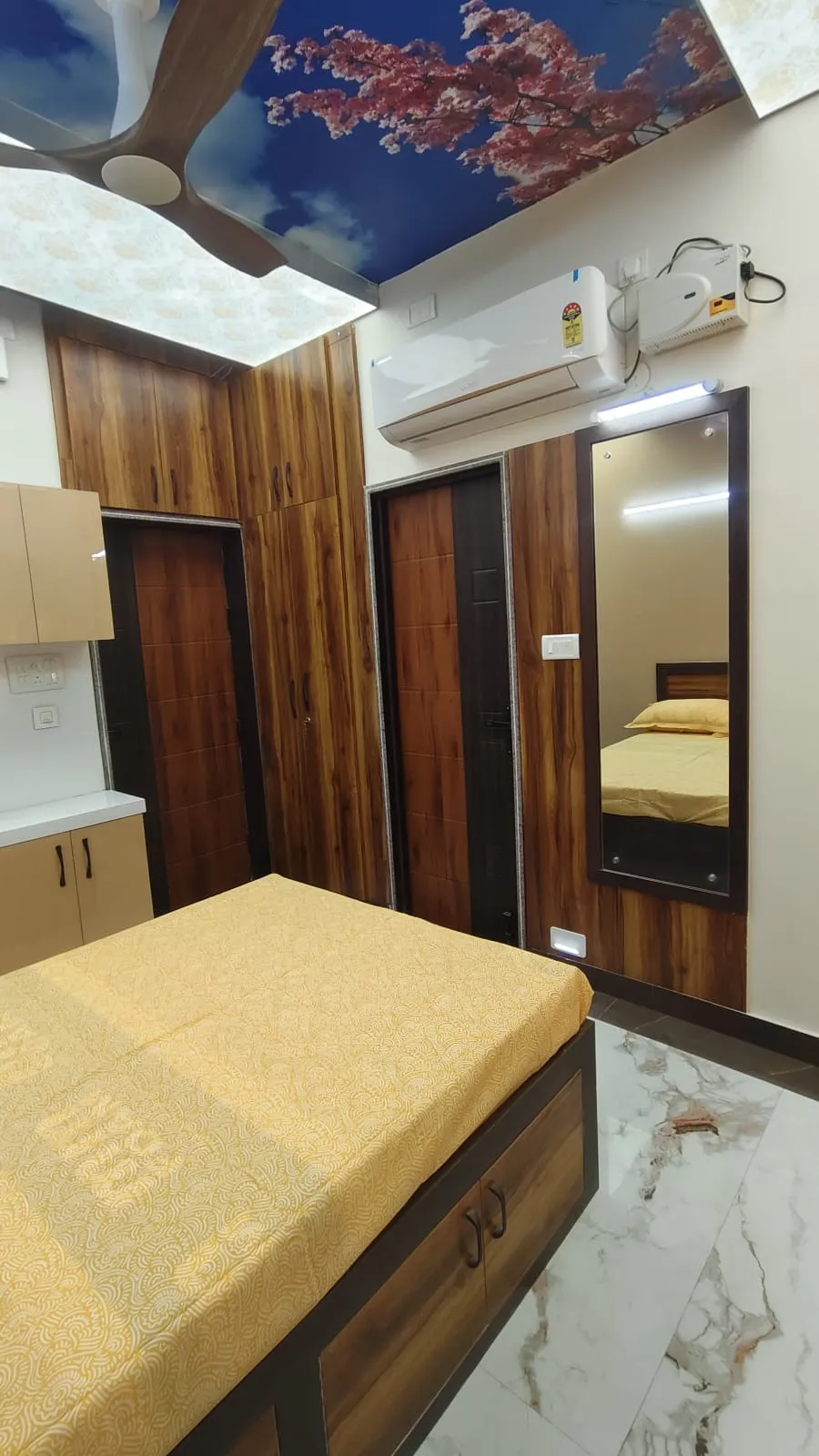 Hostel Bedroom with Storage Bed & Study Unit Hostel/Dormitory Room Desk and Decor 
