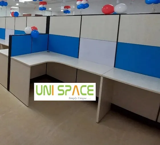 Modular Office Cubicle Workstations Cabin-Based Office Layout Desk and Decor 