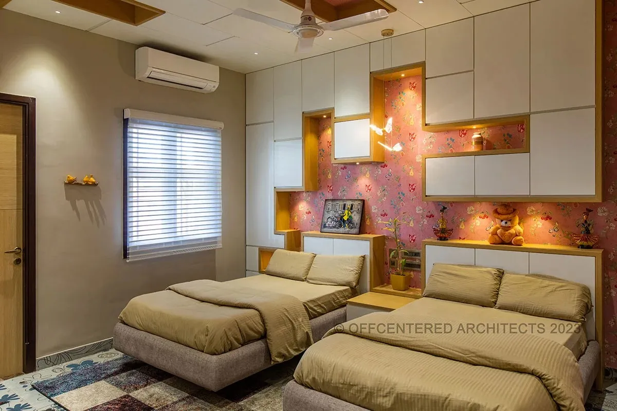 Luxury Bedroom with Fluted Wood Ceiling & Concrete-Finish Accent Wall Modern Bedroom Desk and Decor 