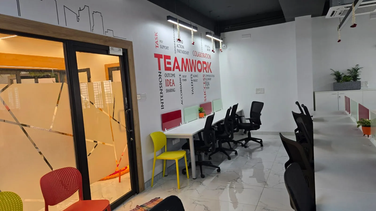 'Teamwork' Branded Feature Wall and Collaborative Workstation Zone Executive Desks Desk and Decor 