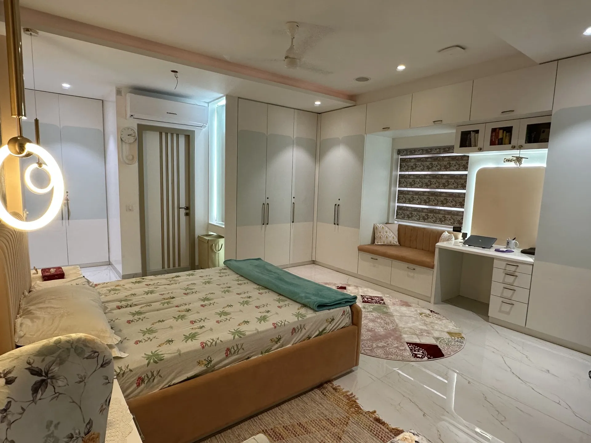 Classic Carved Wooden Bed with Sleigh-Style Frame Modern Bedroom Desk and Decor 