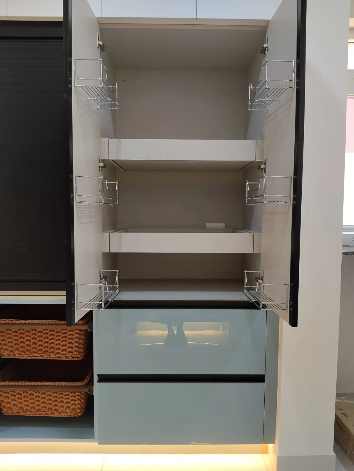 Ergonomic Kitchen Solution High-Capacity Pantry Unit with Internal Pull-Out Trays and Basket Organizers Pantry Units Desk and Decor 