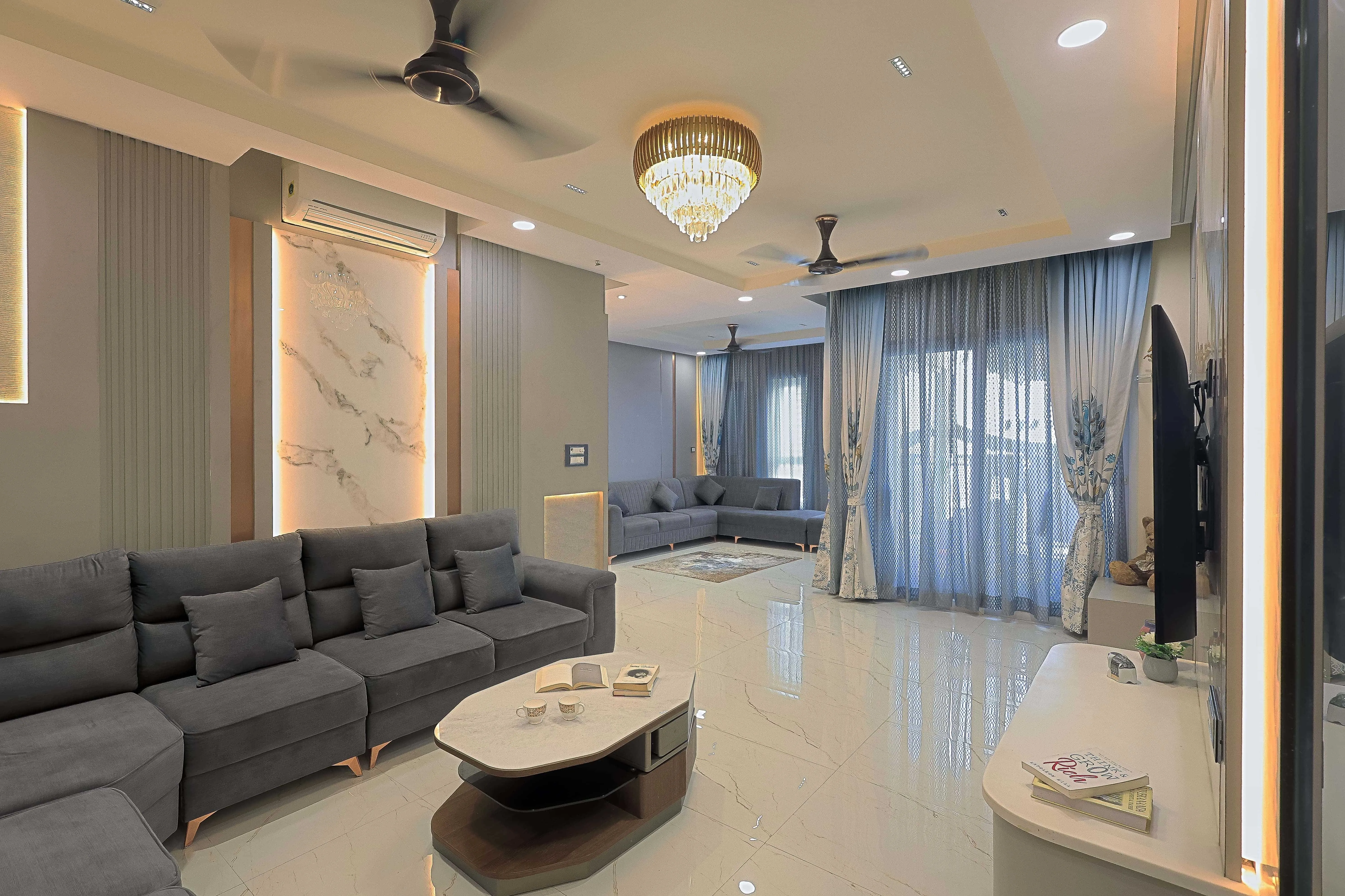 Sukoon - Mr.Ronak Residence ( Baashyaam ) Modern Living Room Designs Desk and Decor 
