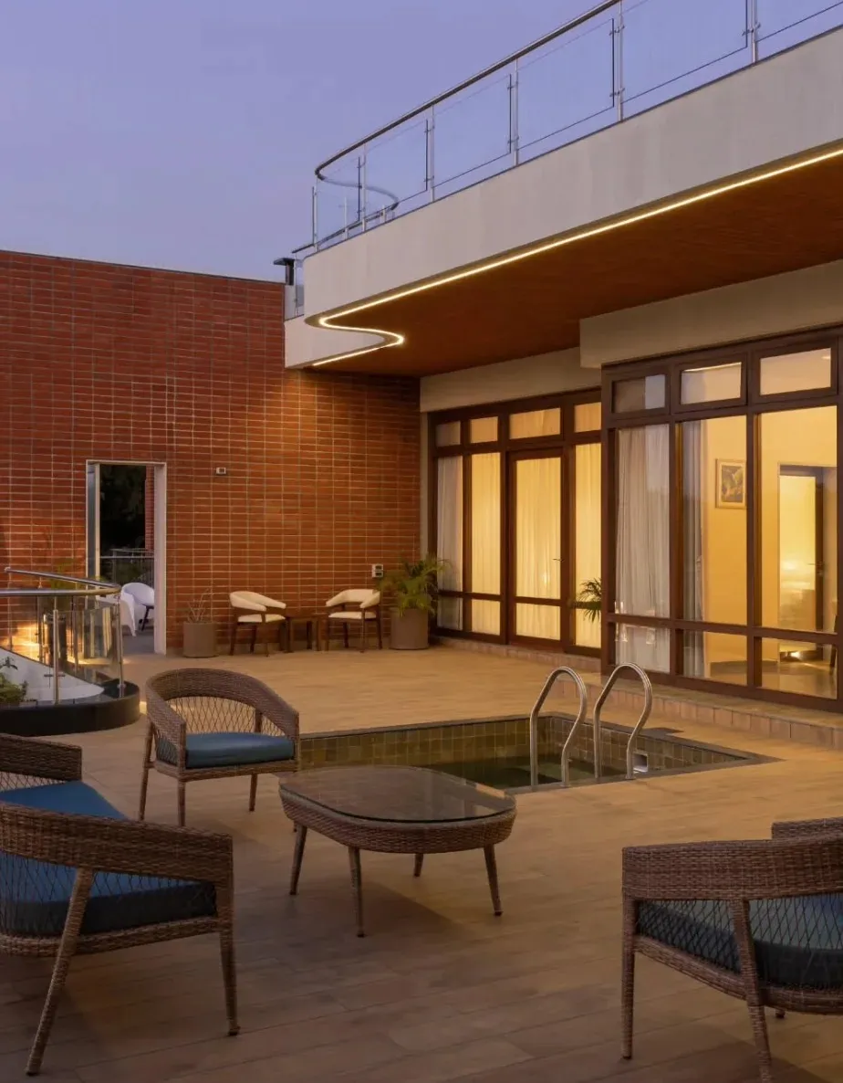 Outdoor Seating Set with Courtyard Spaces at Deskanddecor