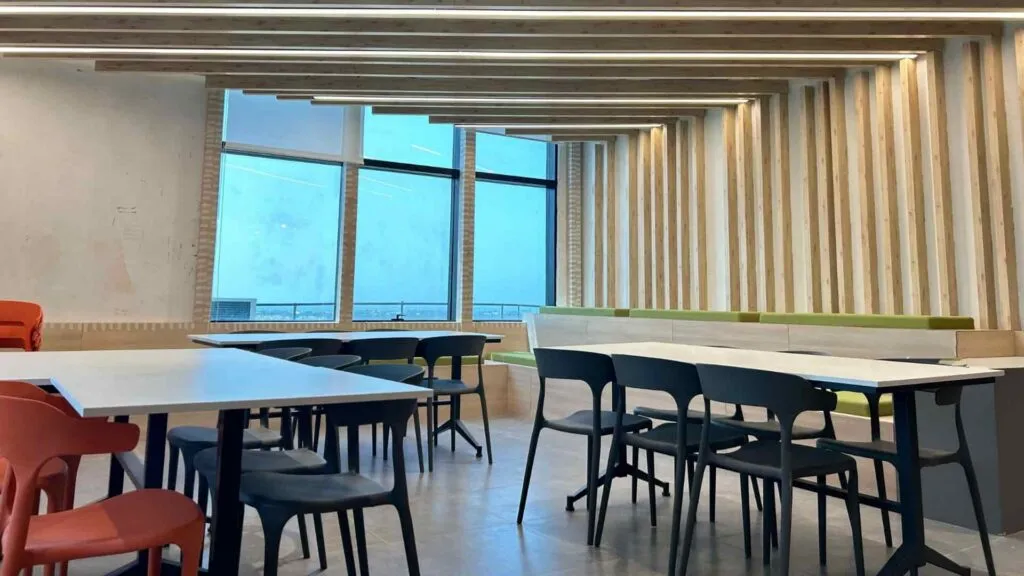 Corporate Office Seating Area with Modern Office Designs at Deskanddecor